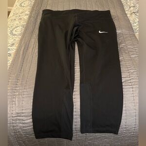 Nike Epic Run Tight Fit Crop Running Tights